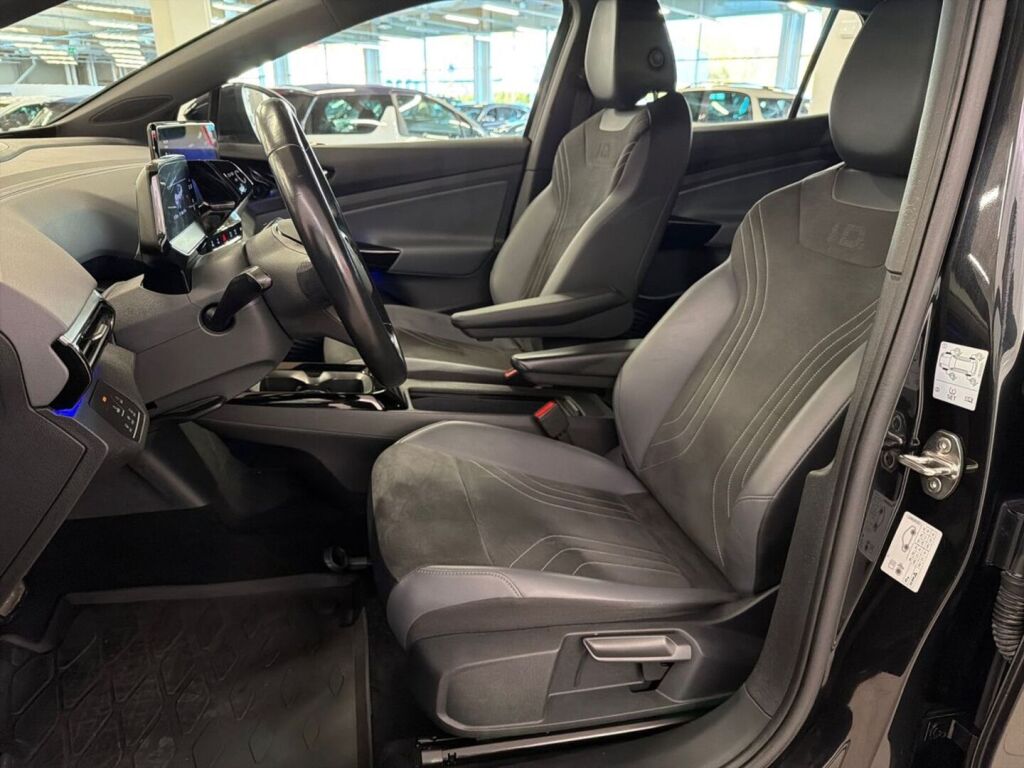 Volkswagen ID.4 2023 Musta