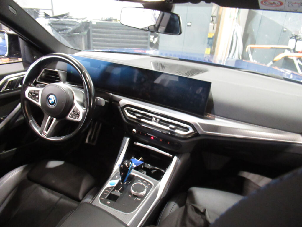 BMW i4 2023 Sininen