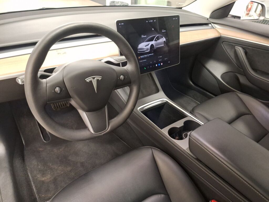 Tesla Model 3 2023 Valkoinen