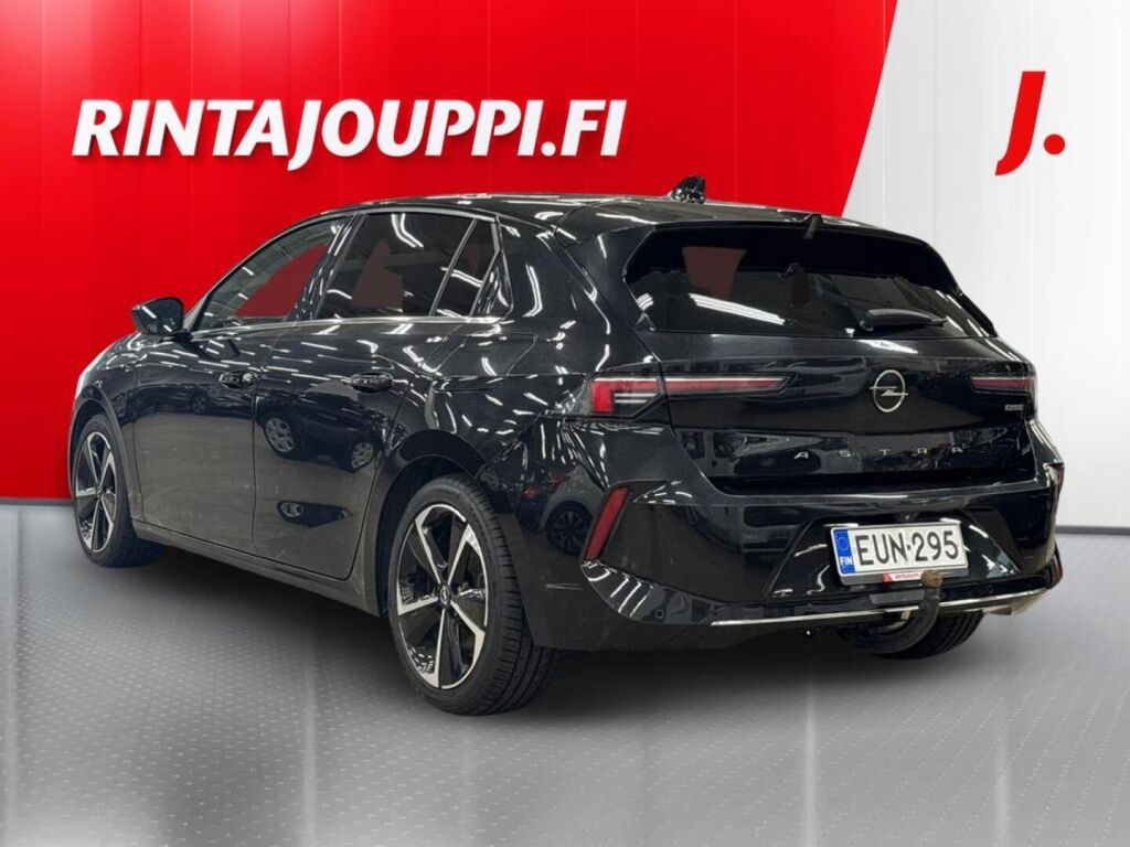 Opel Astra 2023 Musta