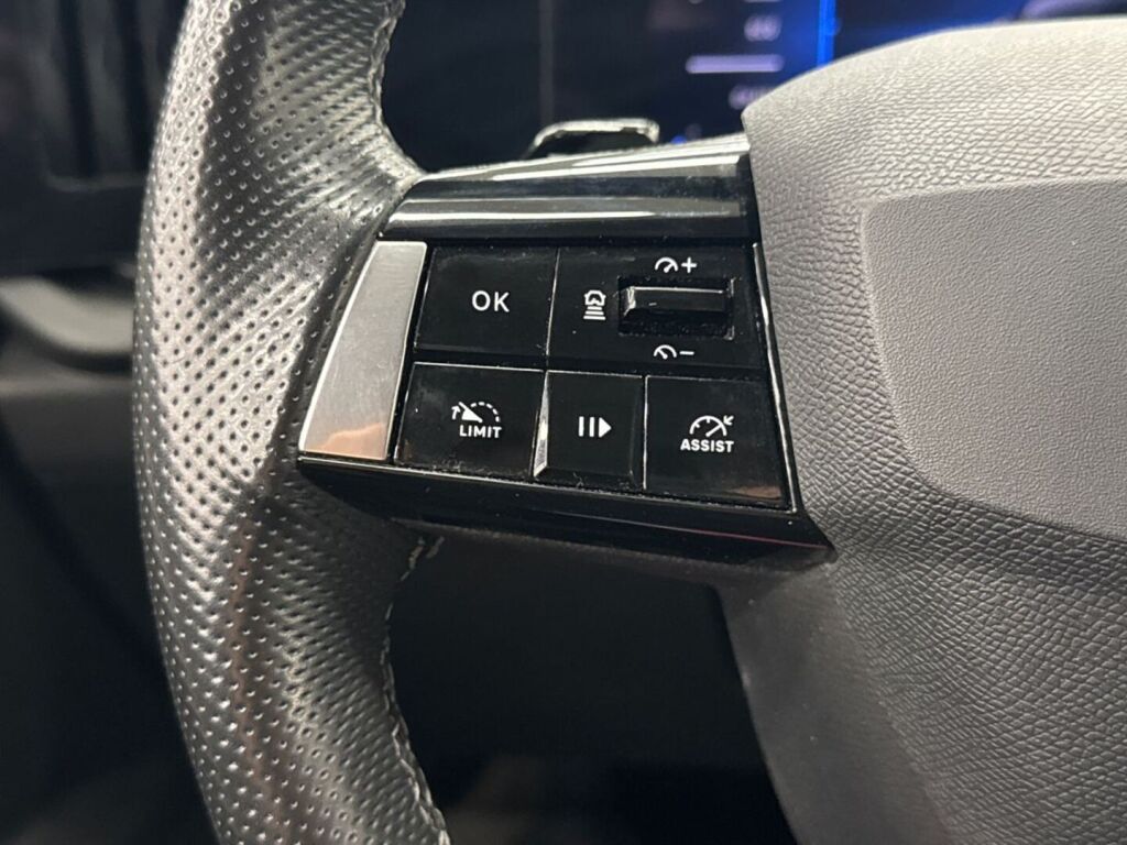 Opel Astra 2023 Musta
