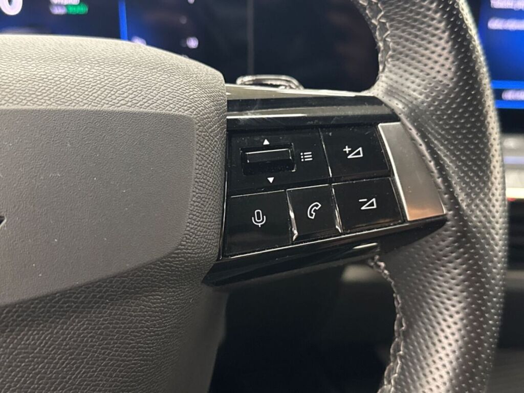 Opel Astra 2023 Musta