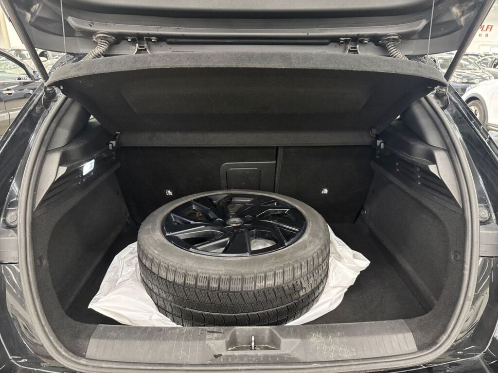 Opel Astra 2023 Musta