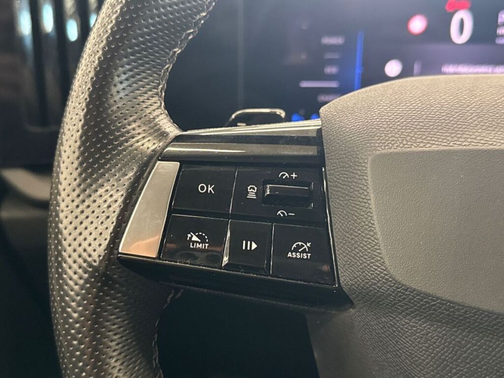 Opel Astra 2023 Musta