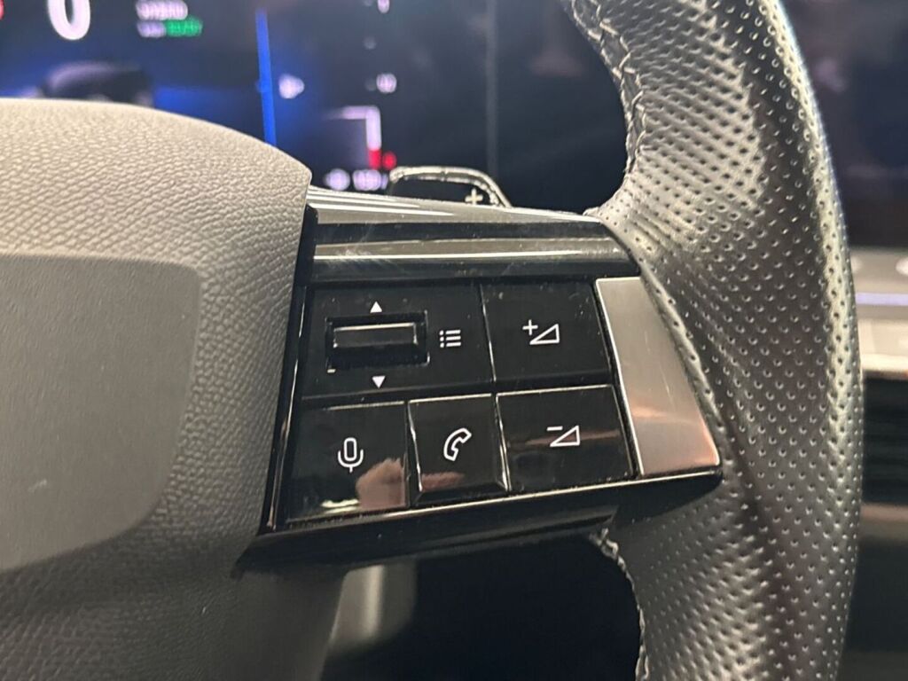 Opel Astra 2023 Musta