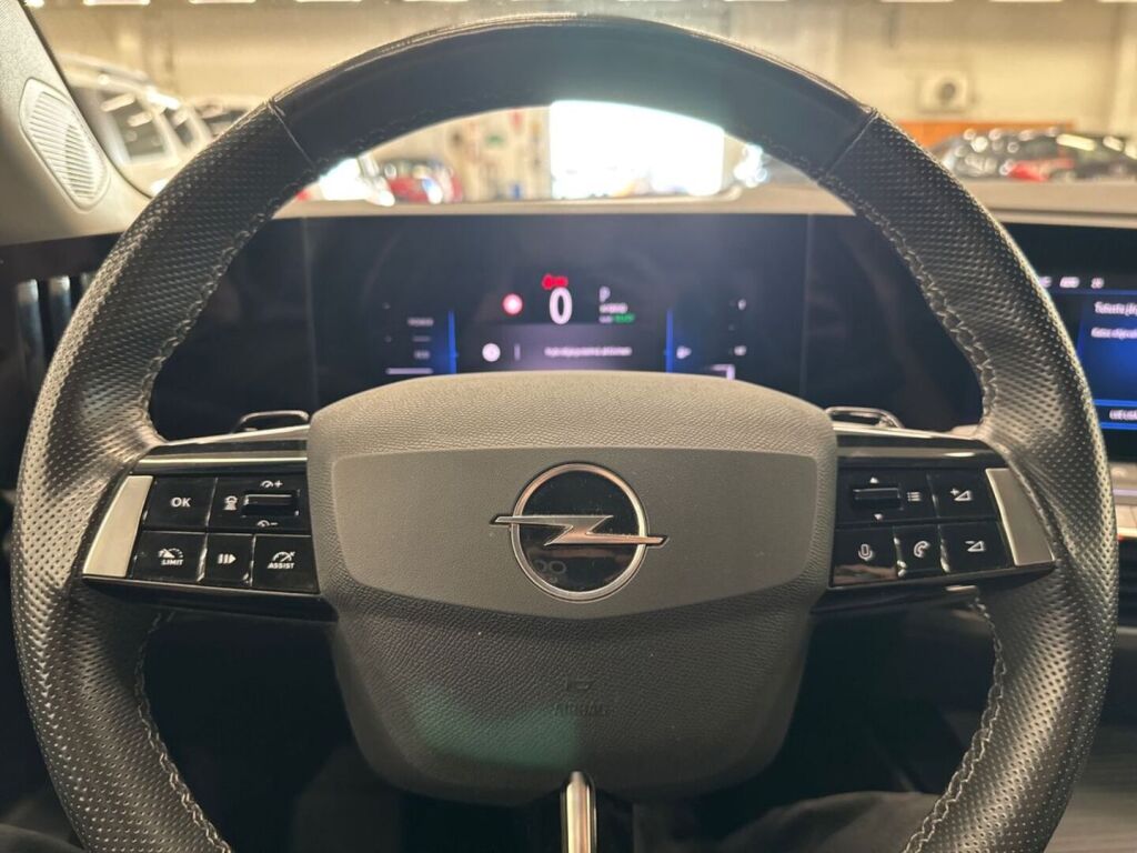Opel Astra 2023 Musta