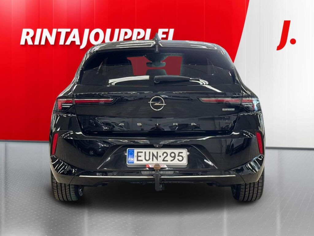 Opel Astra 2023 Musta