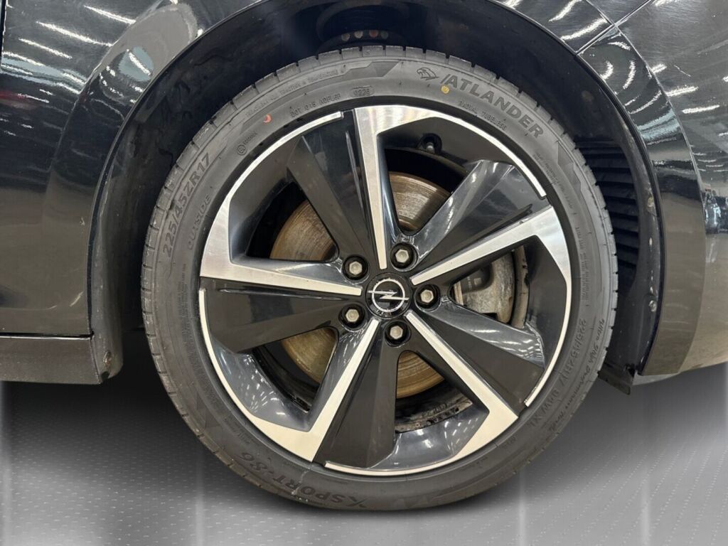 Opel Astra 2023 Musta