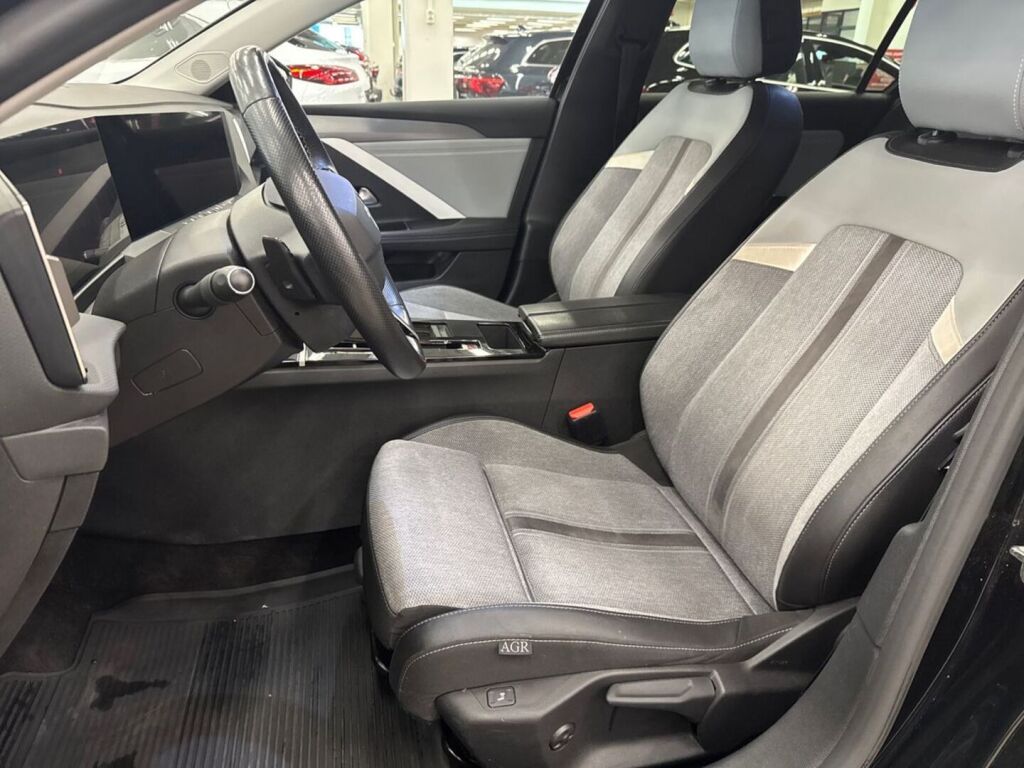 Opel Astra 2023 Musta