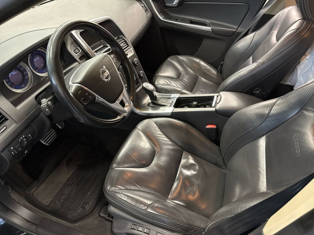 Volvo XC60 2013 Musta