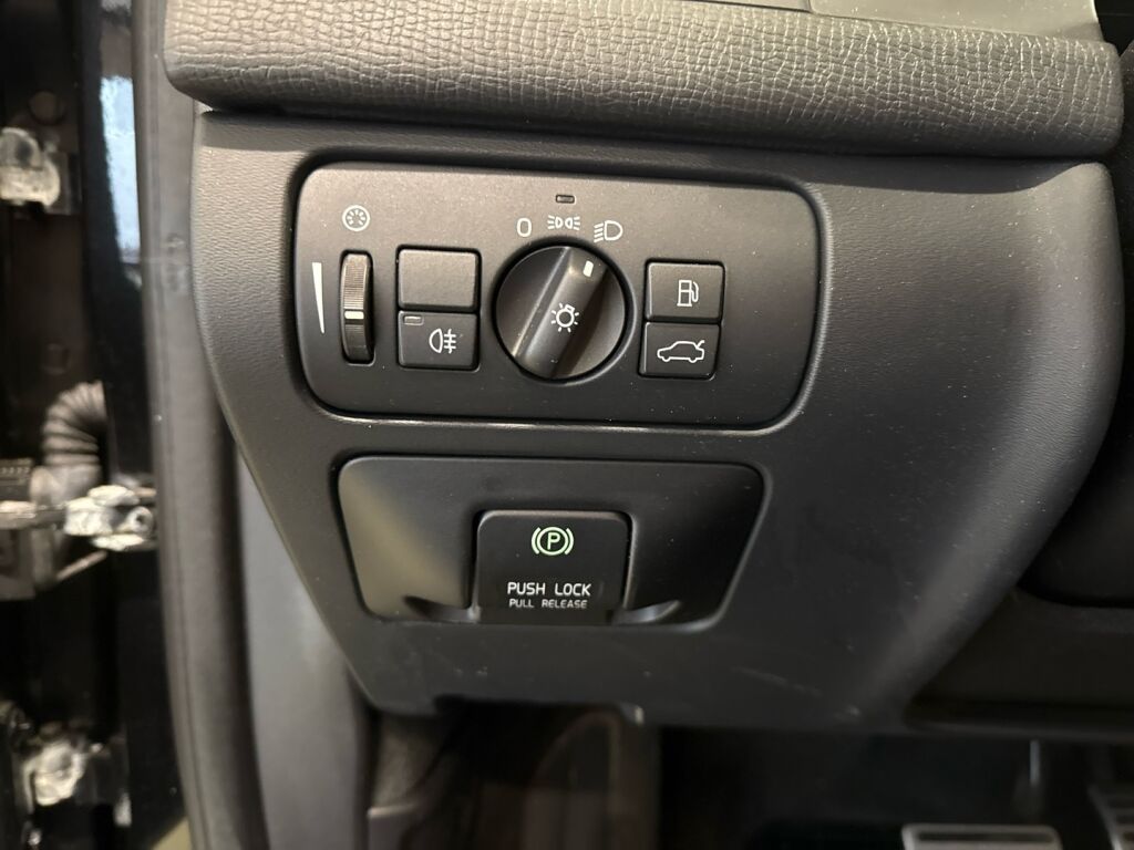 Volvo XC60 2013 Musta