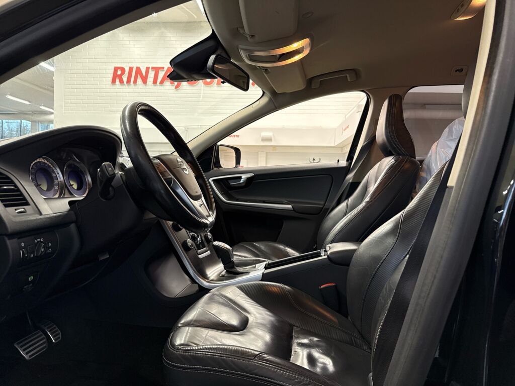 Volvo XC60 2013 Musta