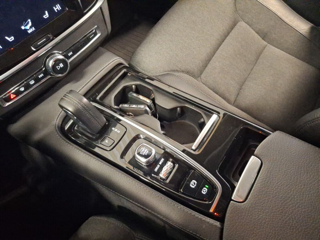 Volvo V90 2020 Valkoinen