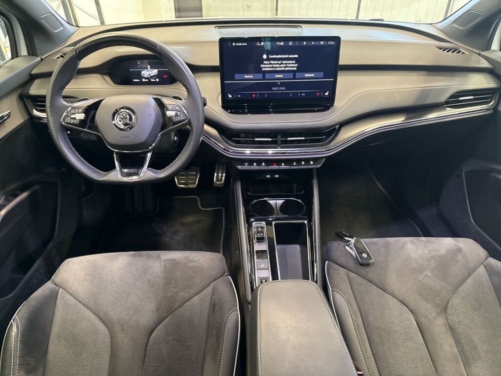 Skoda Enyaq 2023 Valkoinen