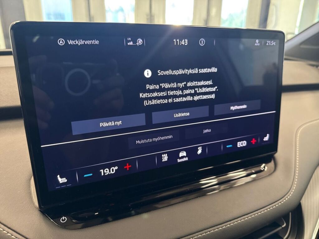 Skoda Enyaq 2023 Valkoinen
