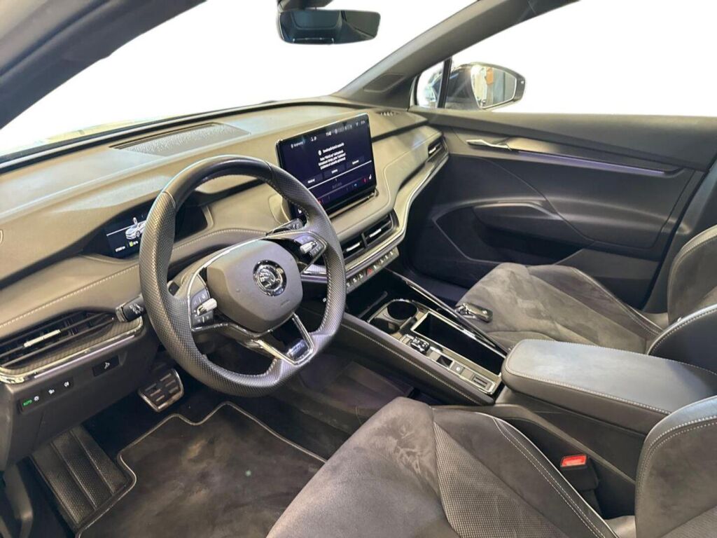 Skoda Enyaq 2023 Valkoinen