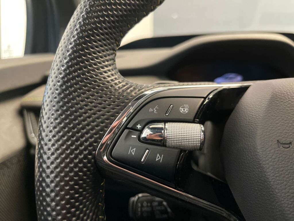 Skoda Enyaq 2023 Musta