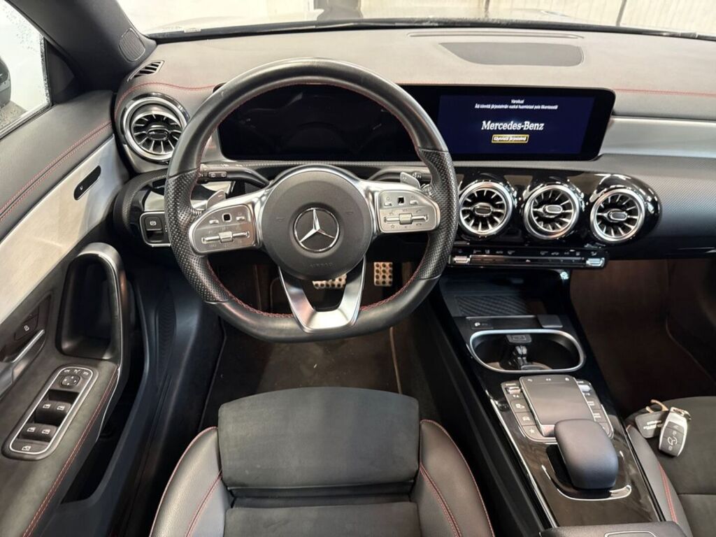 Mercedes-Benz CLA 2023 Musta