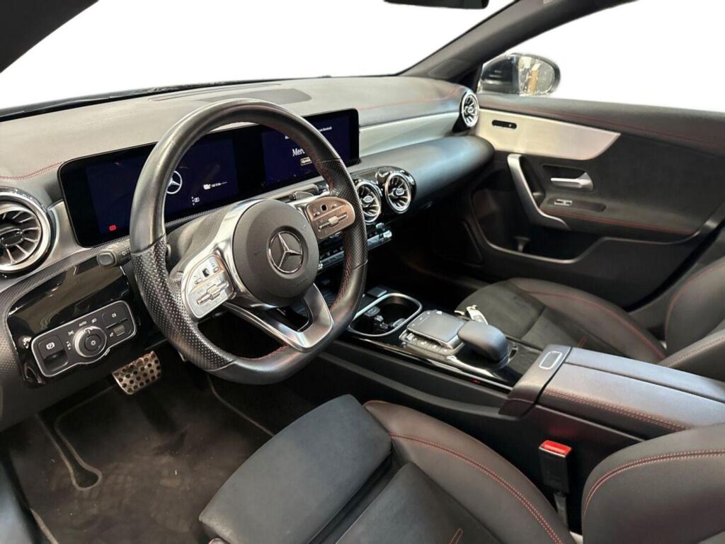 Mercedes-Benz CLA 2023 Musta