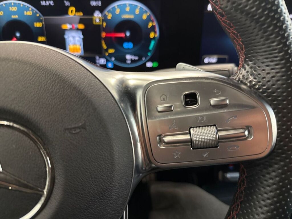 Mercedes-Benz CLA 2023 Musta