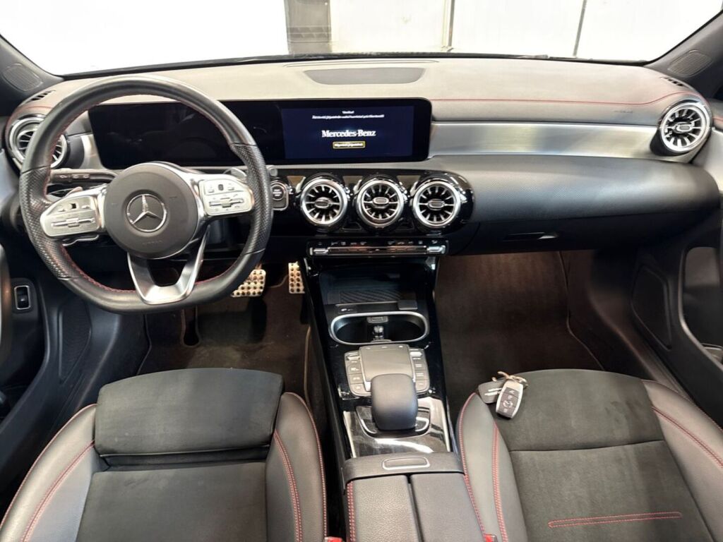Mercedes-Benz CLA 2023 Musta