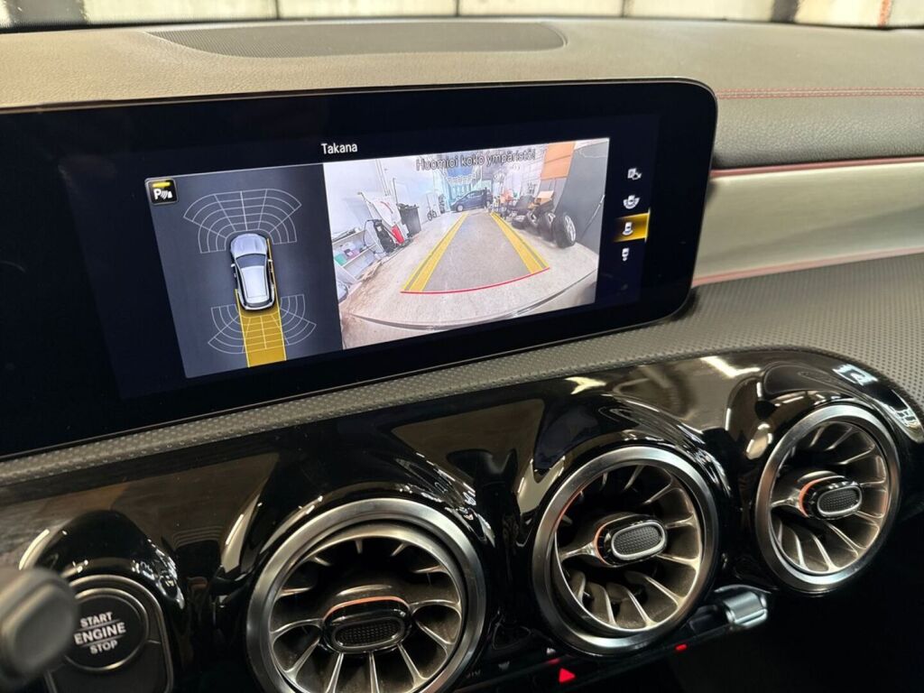 Mercedes-Benz CLA 2023 Musta