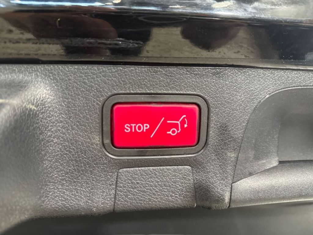 Mercedes-Benz CLA 2023 Musta