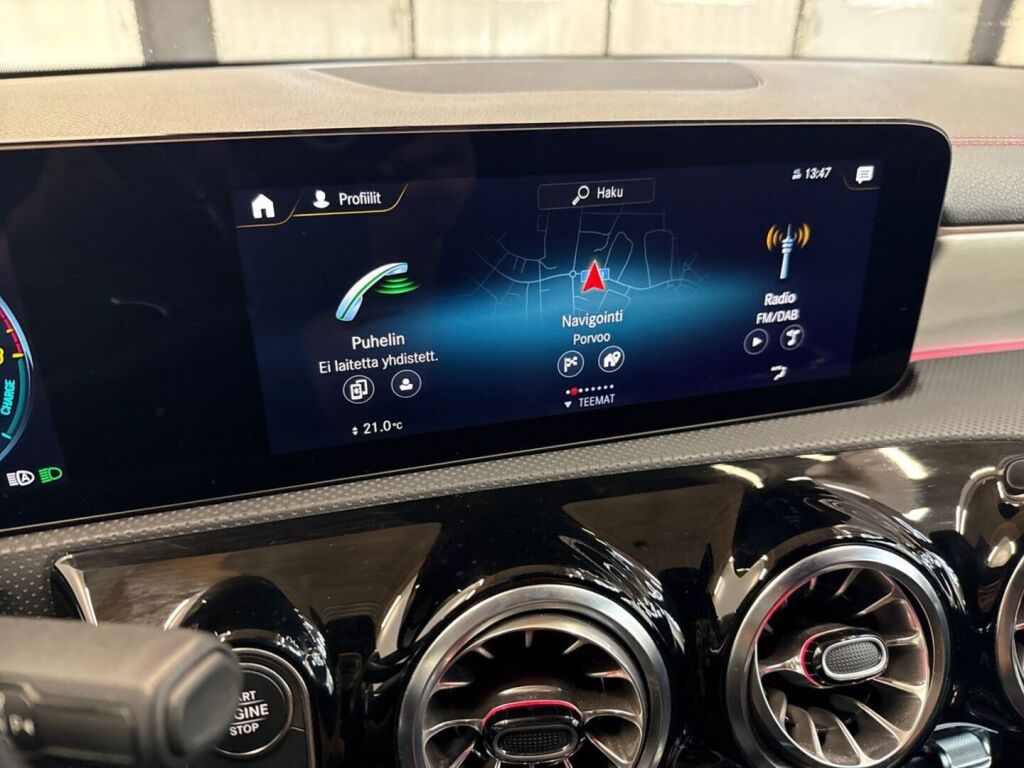 Mercedes-Benz CLA 2023 Musta