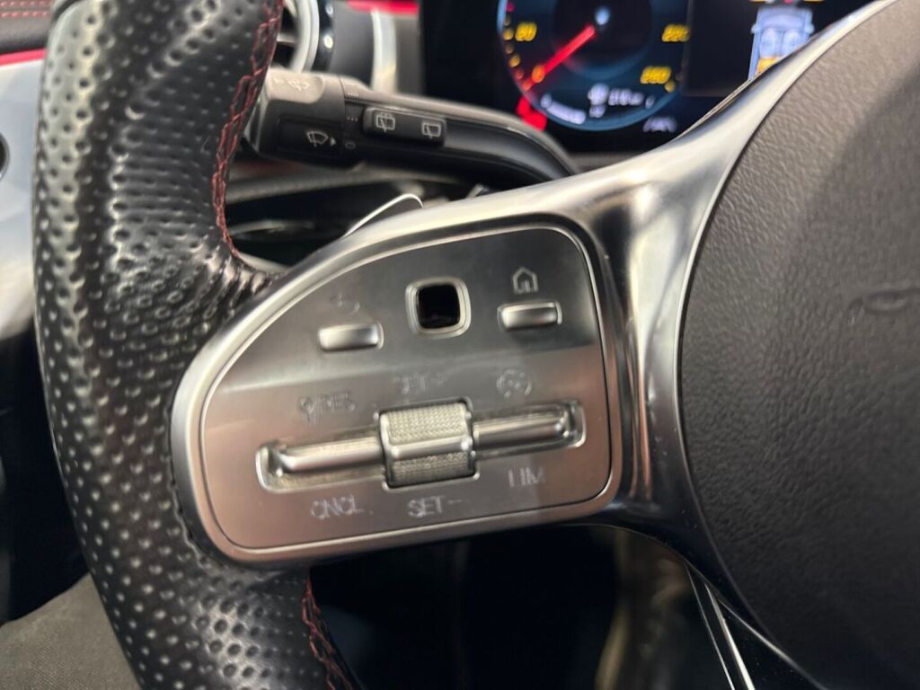 Mercedes-Benz CLA 2023 Musta