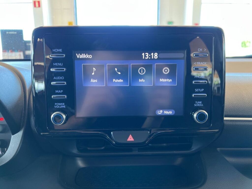 Toyota Yaris 2023 Valkoinen