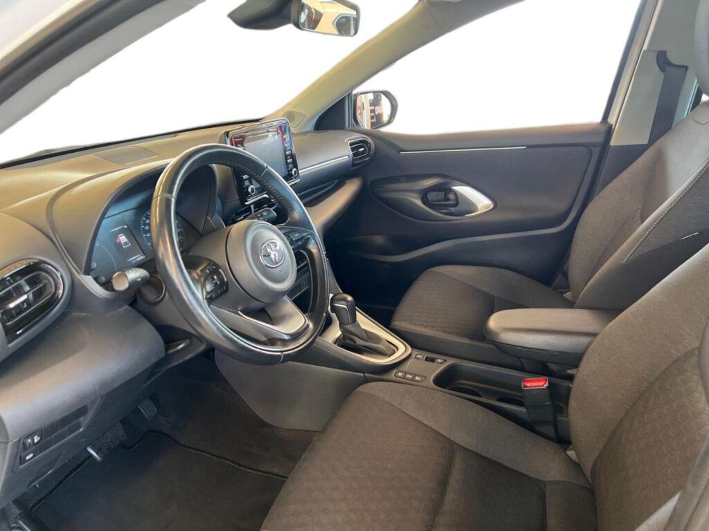 Toyota Yaris 2023 Valkoinen