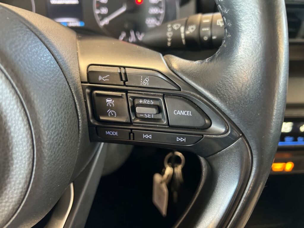 Toyota Yaris 2023 Valkoinen