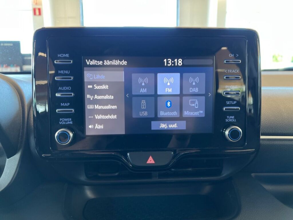 Toyota Yaris 2023 Valkoinen