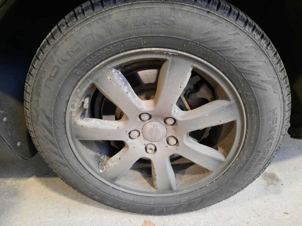 Volvo V70 2009 Musta