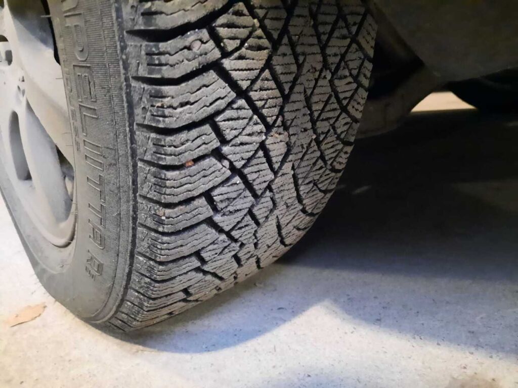 Volvo V70 2009 Musta