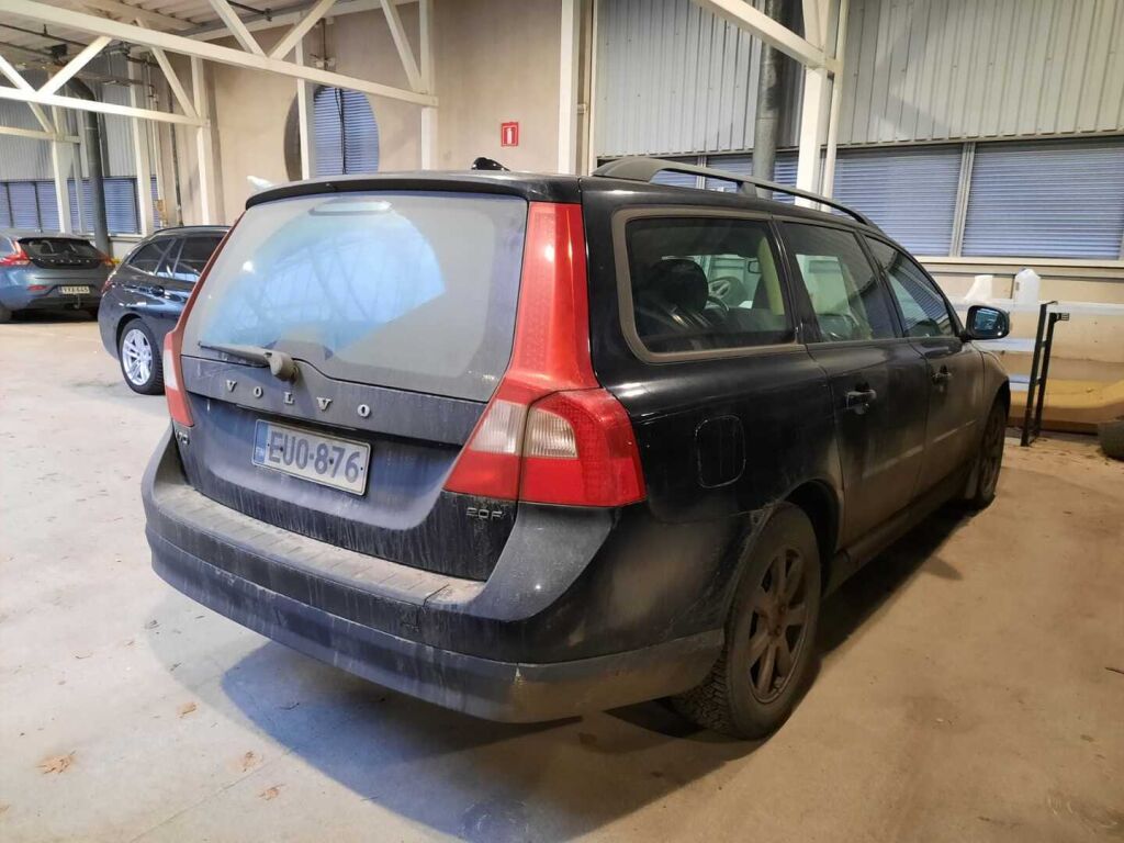 Volvo V70 2009 Musta