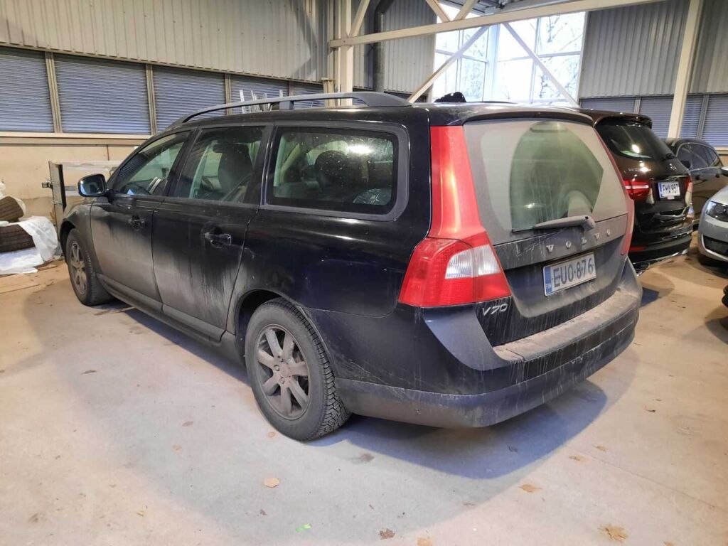 Volvo V70 2009 Musta