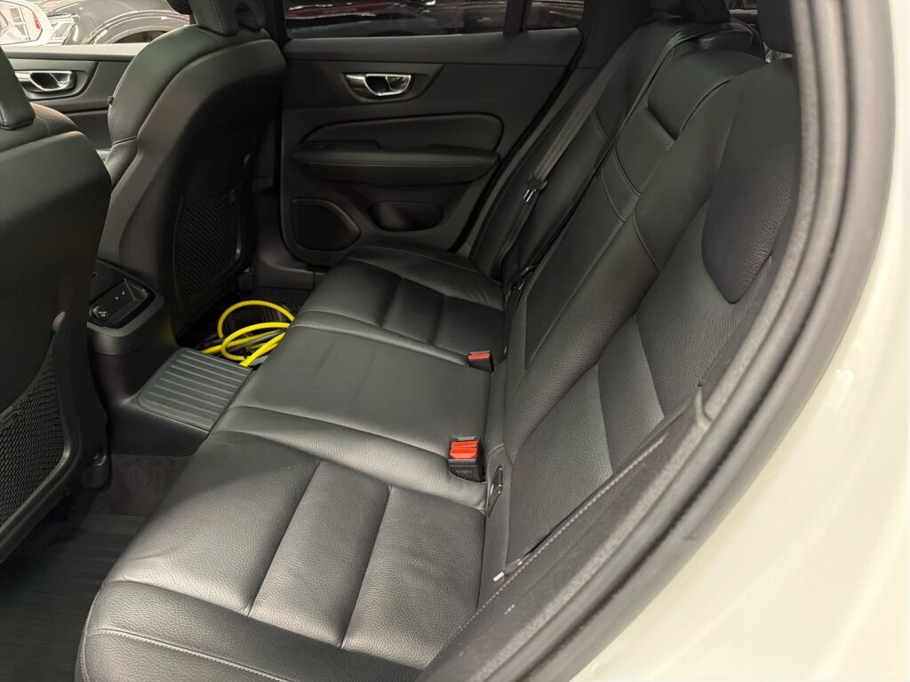 Volvo V60 2019 Valkoinen