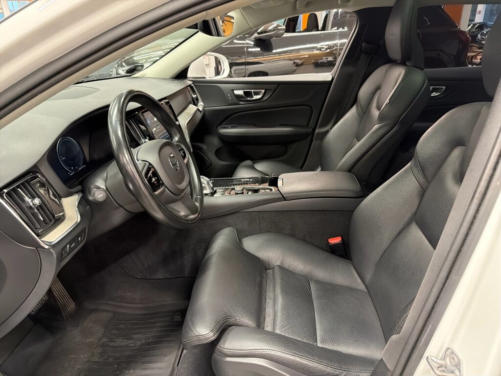 Volvo V60 2019 Valkoinen