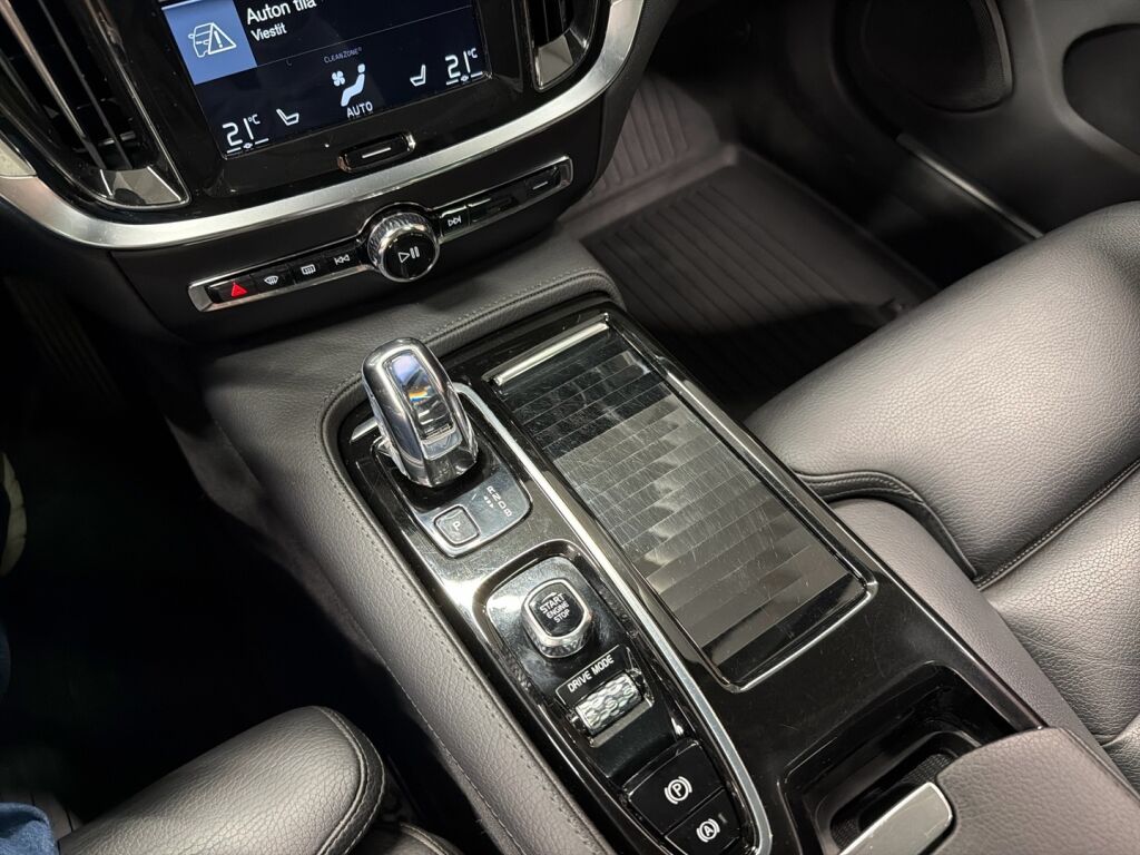 Volvo V60 2019 Valkoinen