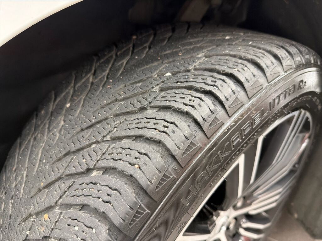 Volvo V60 2019 Valkoinen