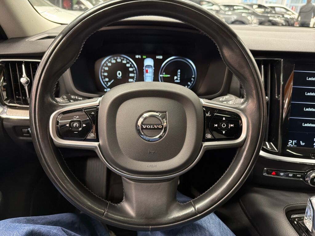 Volvo V60 2019 Valkoinen