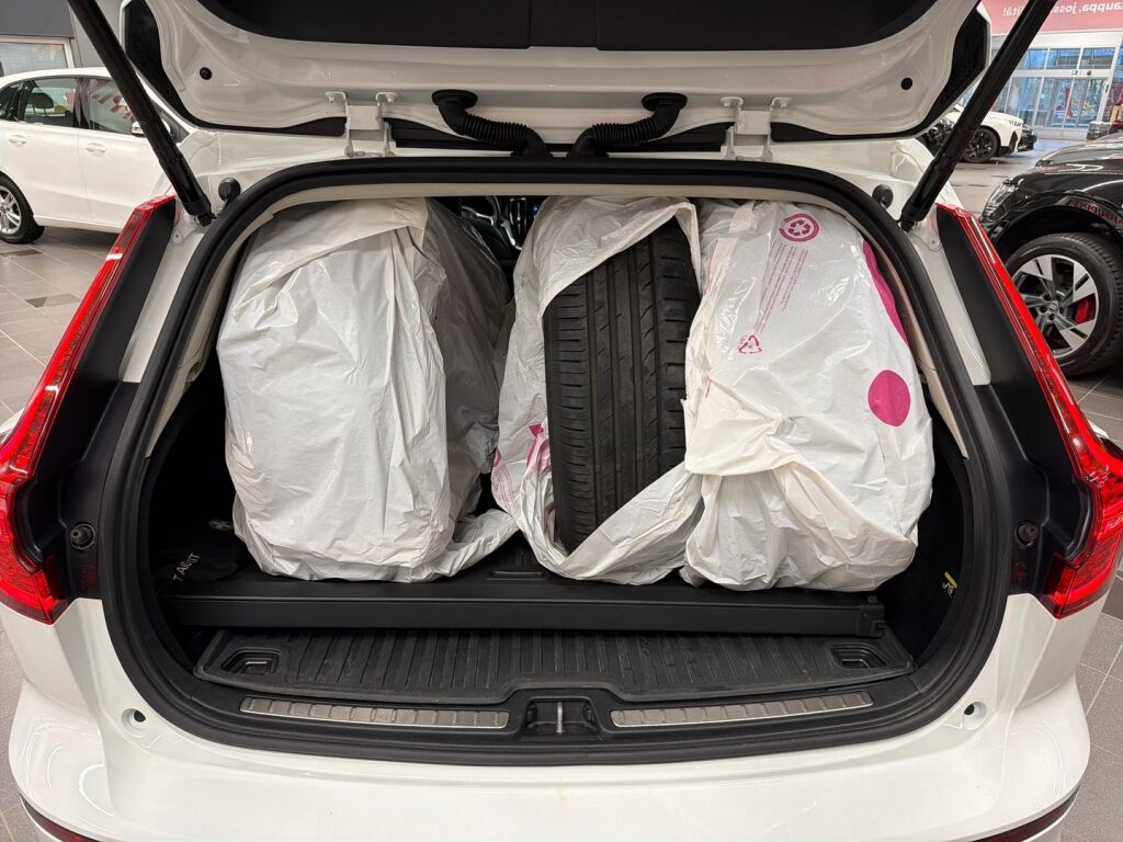 Volvo V60 2019 Valkoinen