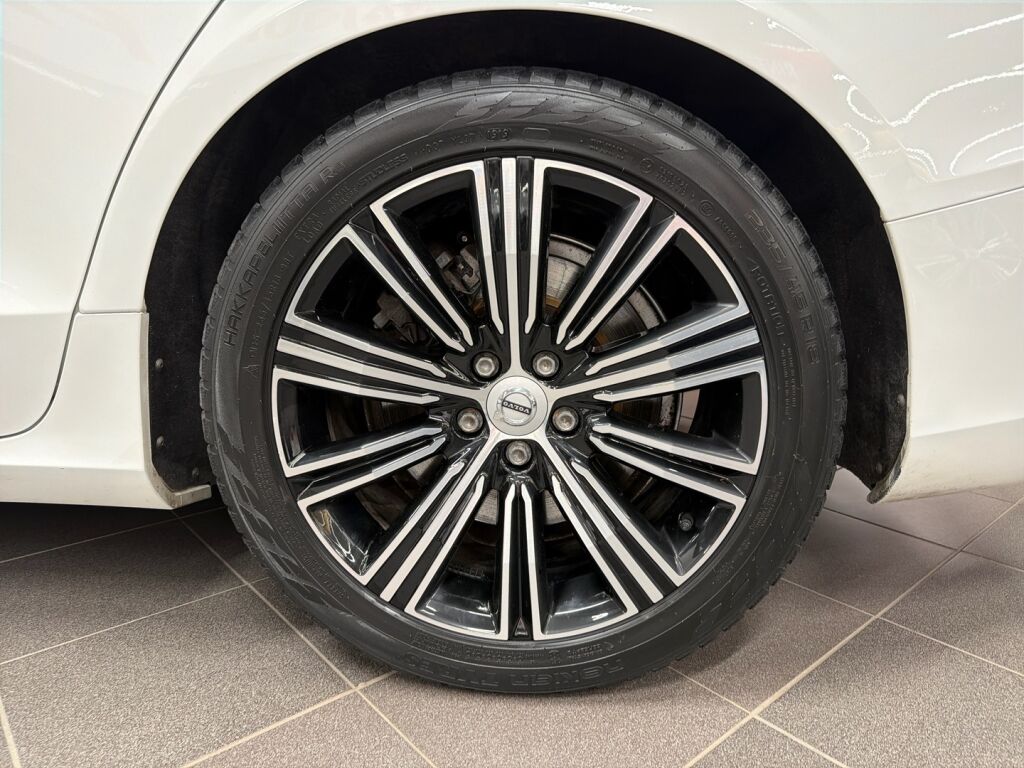 Volvo V60 2019 Valkoinen