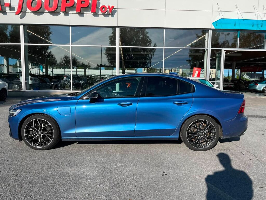 Volvo S60 2020 Sininen