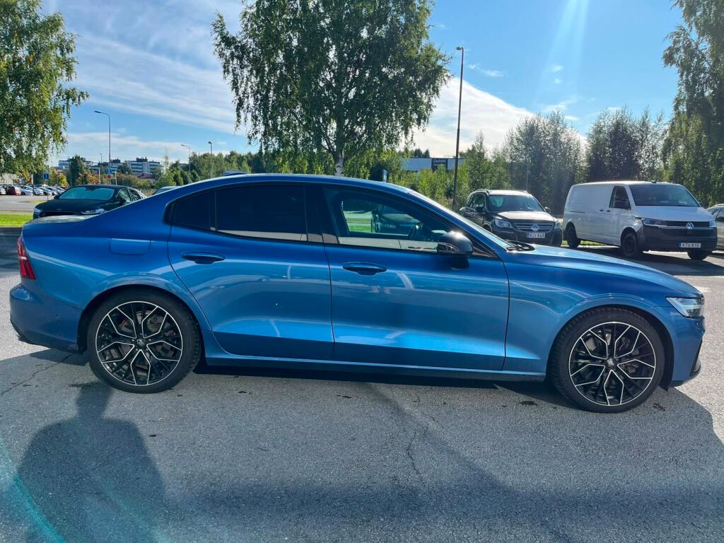 Volvo S60 2020 Sininen