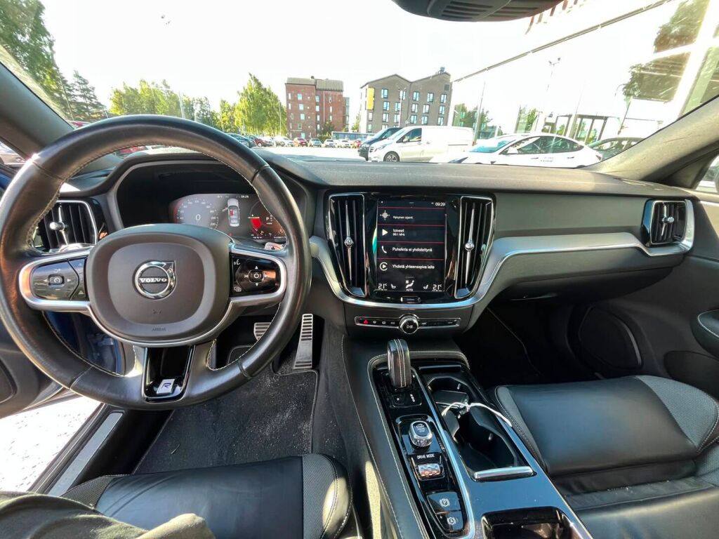 Volvo S60 2020 Sininen