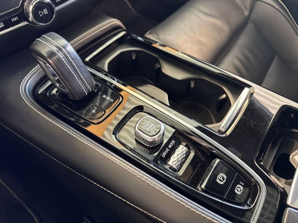 Volvo S60 2020 Sininen