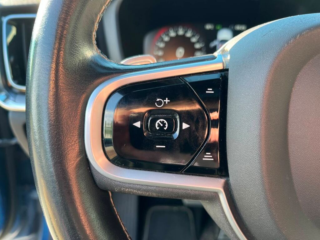 Volvo S60 2020 Sininen