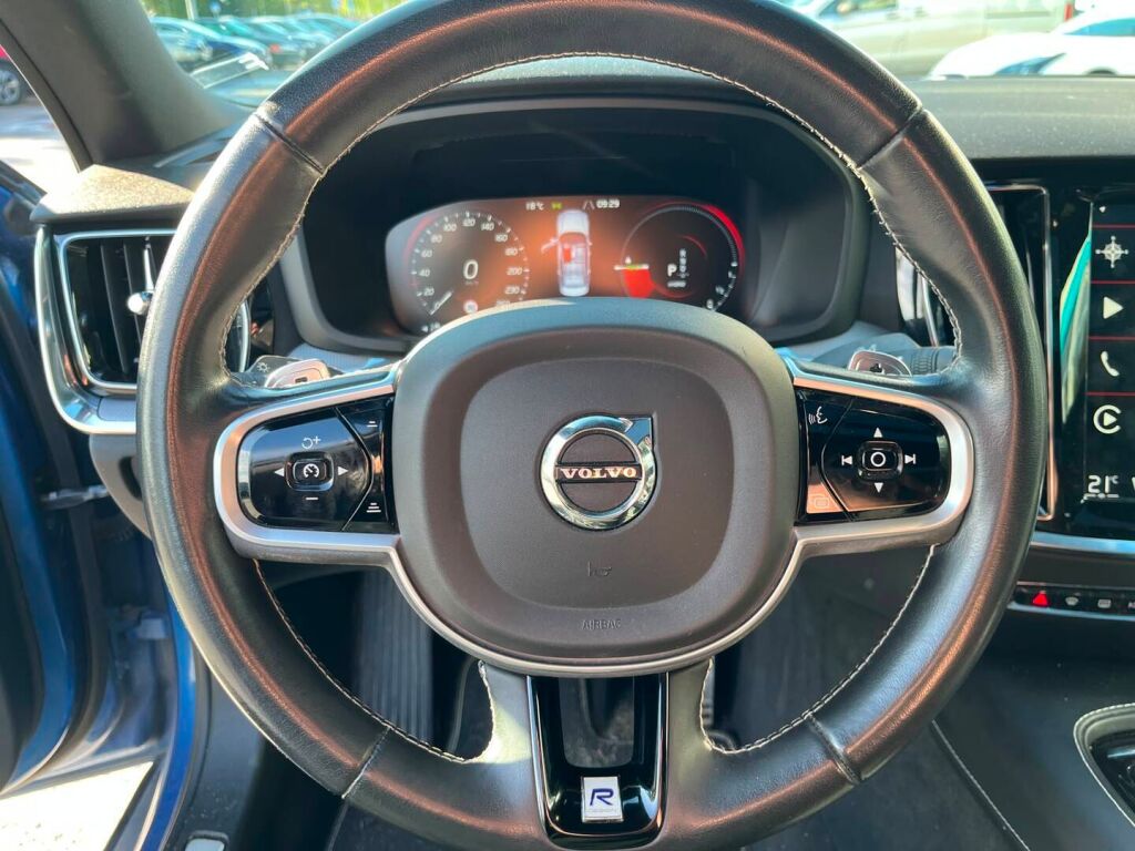 Volvo S60 2020 Sininen